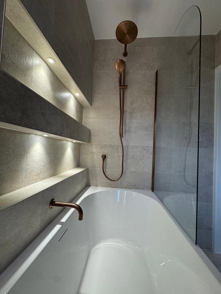 Bath with copper brassware, Aquafix Services Leeds