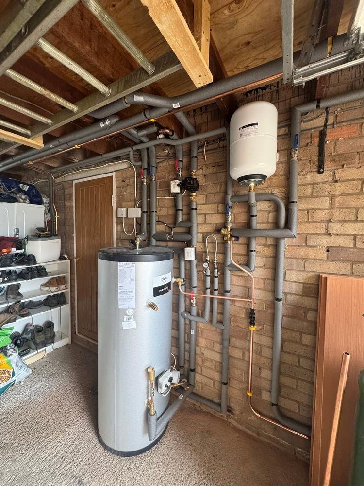 Unvented Cylinders & Hot Water by Aquafix Services in Leeds