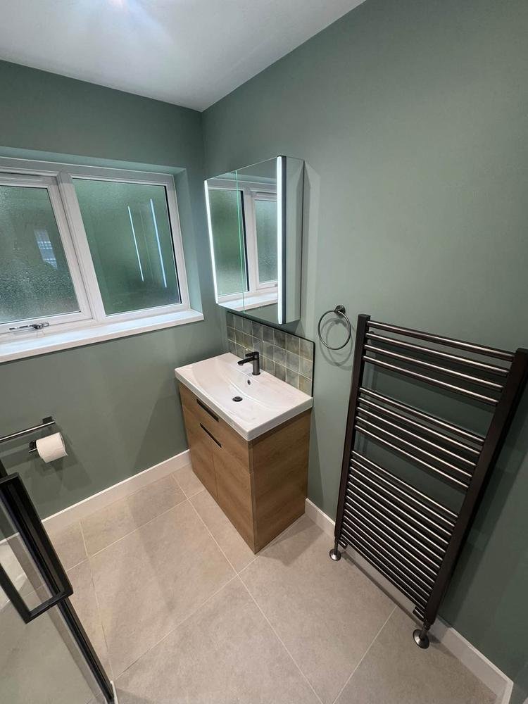 Bathroom fitted by Aquafix Services in Leeds